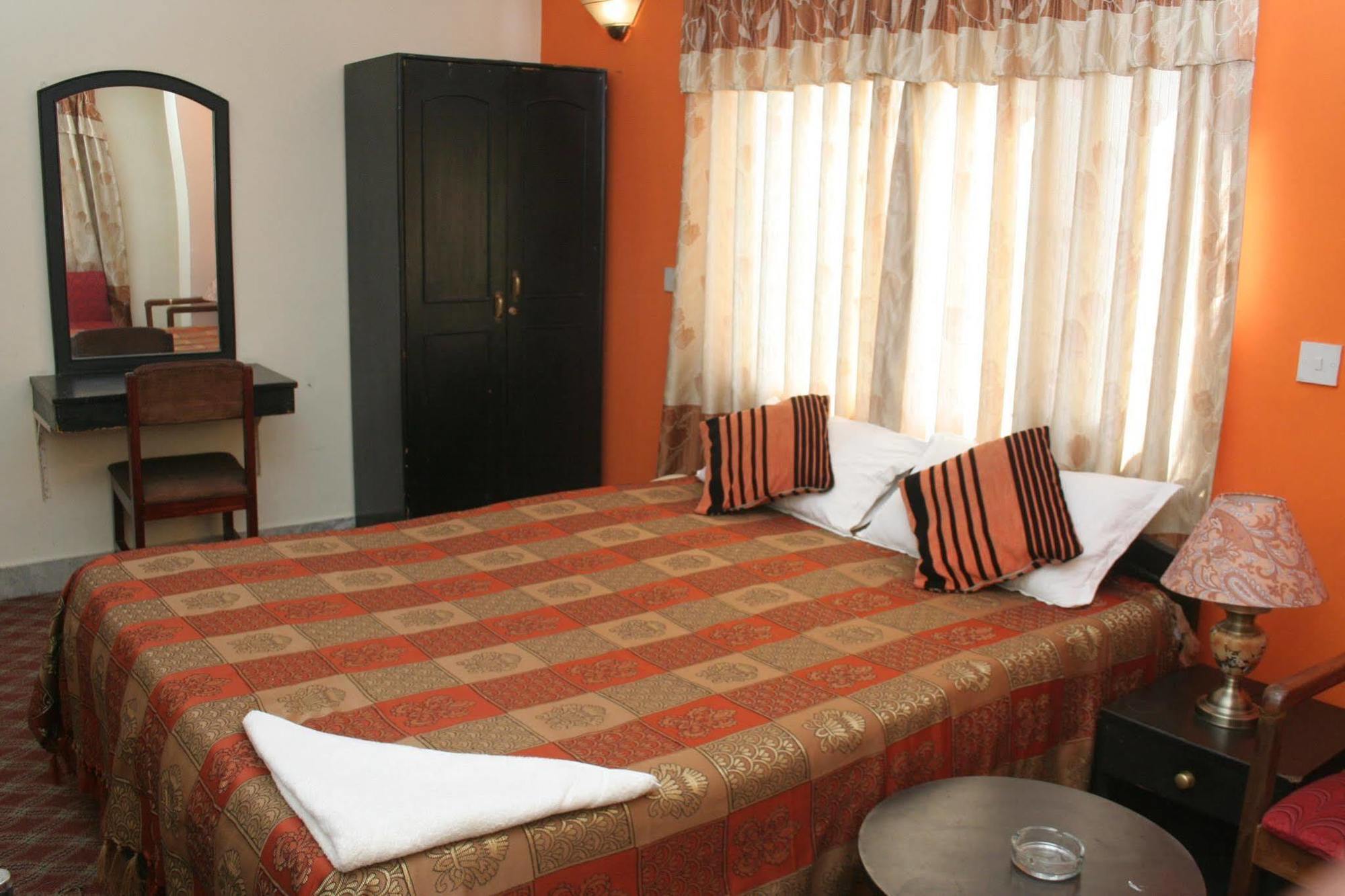 Annapurna Guest House Kathmandu Ngoại thất bức ảnh